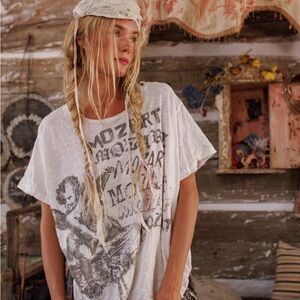 Mozart Mozart Tee
Sold Out Magnolia Pearl Tee in White with Gray Print